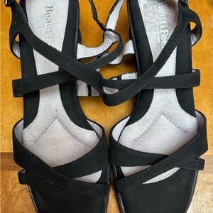 Beautifeel brand. Size 7, black.